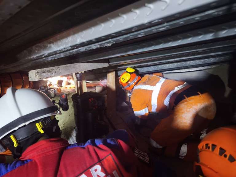 59 Santri Ponpes Al Khoziny Hilang, Pencarian Libatkan Alat Berat Hingga Waktu Tak Ditentukan