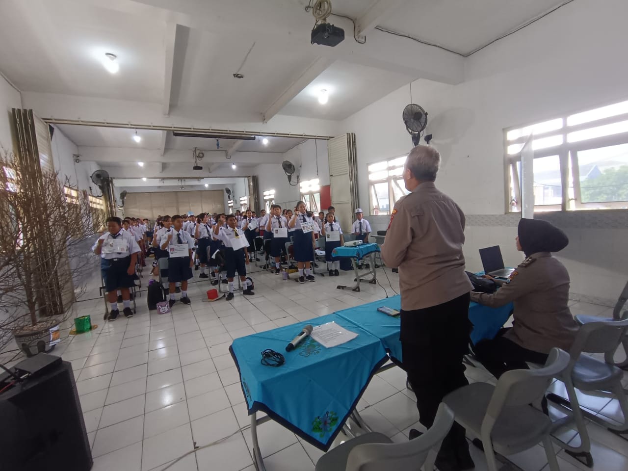 Polisi Sidoarjo Edukasi Patuh Berlalulintas dan Bahaya Kenakalan Remaja di MPLS