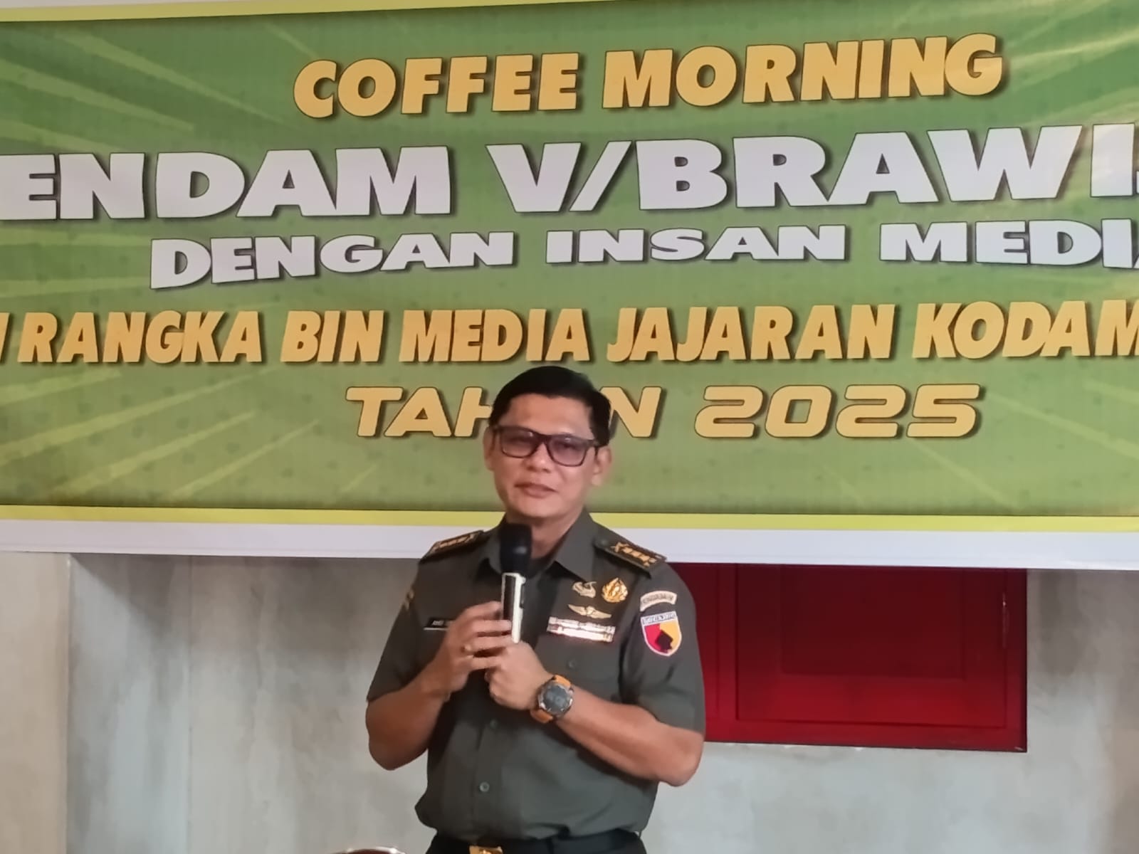 Kapendam V/Brawijaya Pimpin Coffee Morning Perkuat Sinergi TNI dan Insan Media di Surabaya
