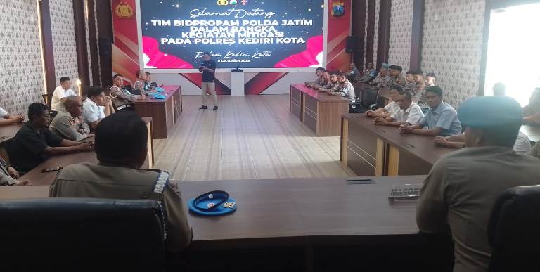 Propam Polda Jatim Laksanakan Mitigasi di Polres Kediri Kota Pastikan Disiplin dan Profesionalisme Anggota