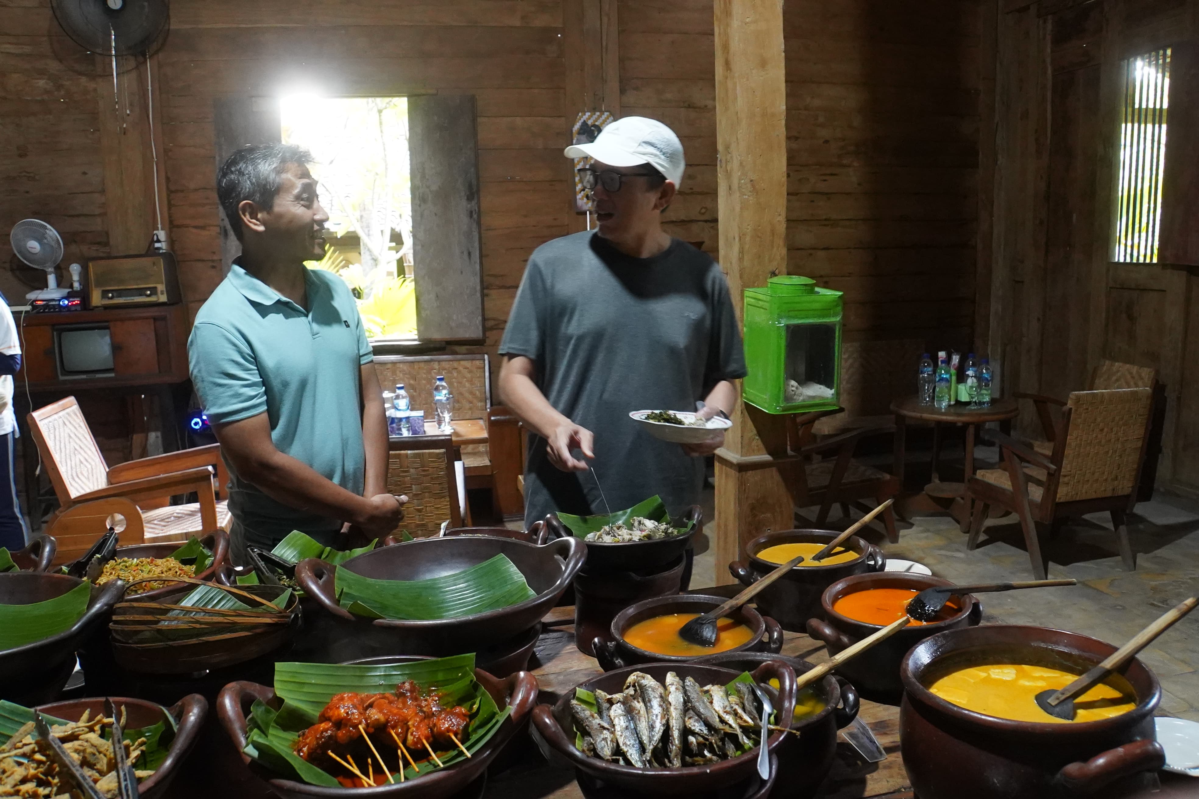 Pj Adriyanto Bersama Istri Kenalkan Kuliner Khas Desa di Bojonegoro