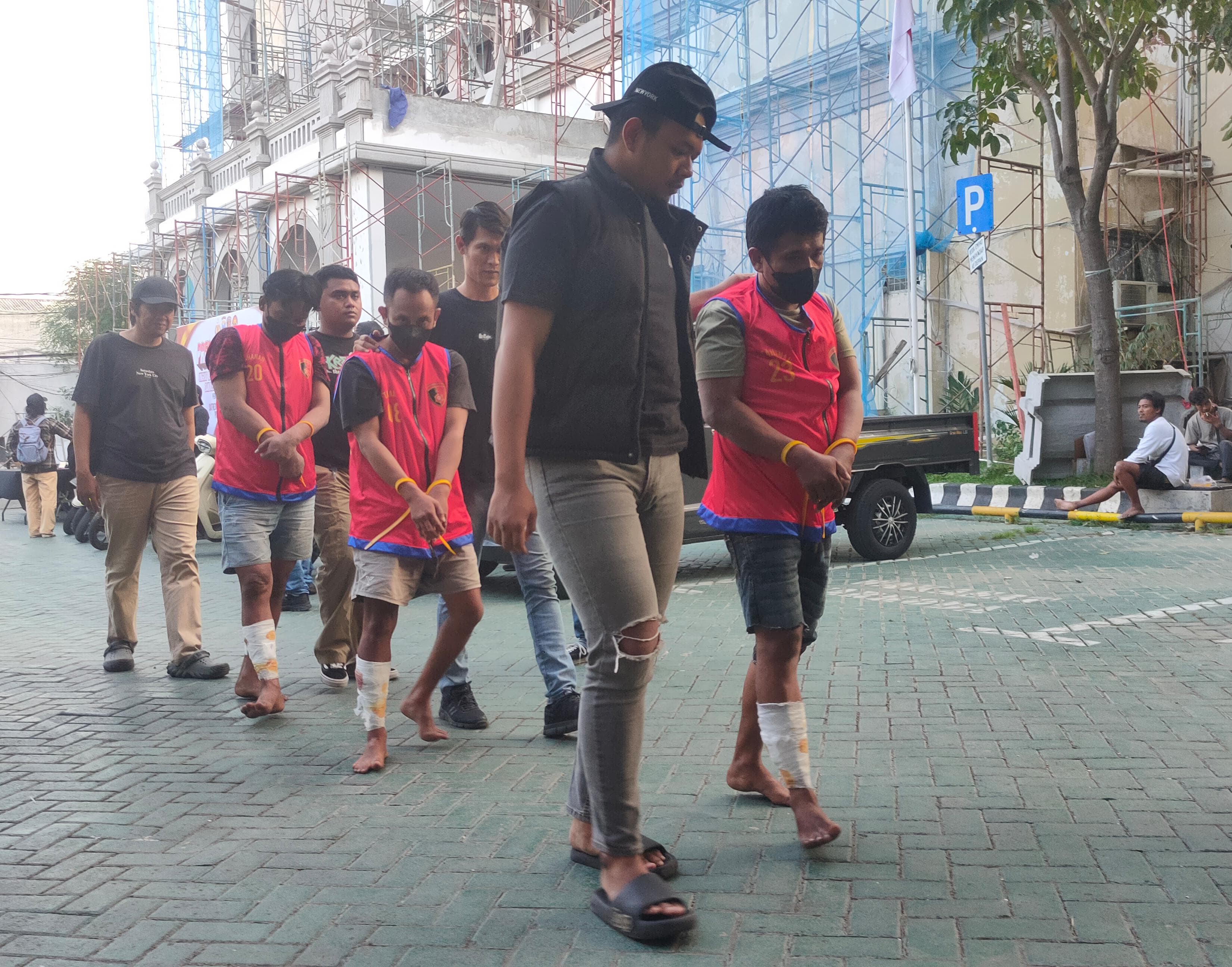 Gerebek Markas Curanmor di Margomulyo, Resmob Polrestabes Surabaya Tembak 3 Bandit