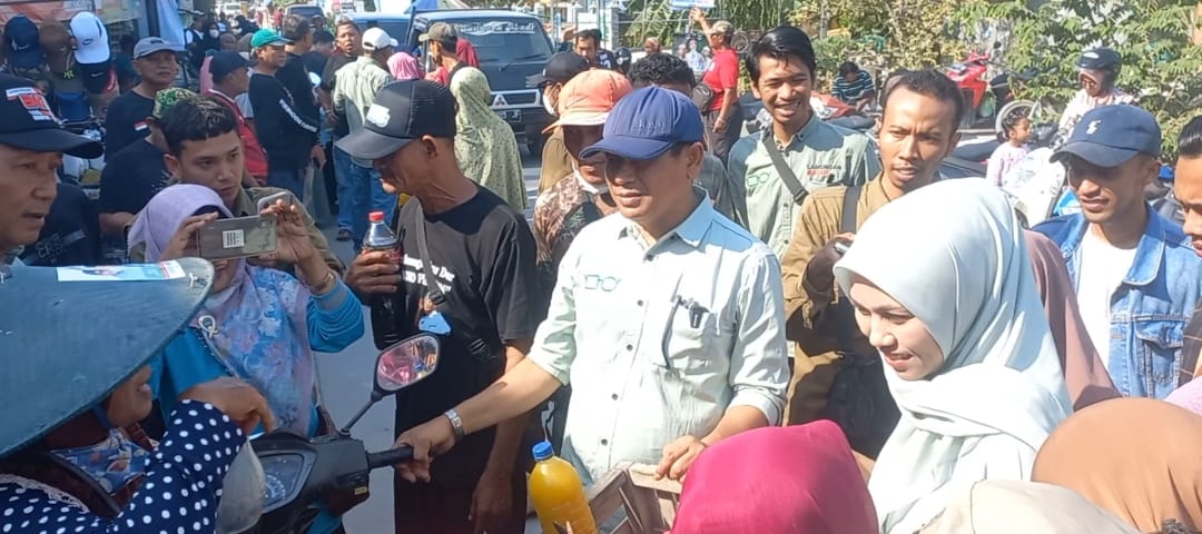 Blusukan ke Pasar Kiringan Bengawan Jero, Kaji Ghofur Bakal Tata Pasar dan Bangun Jalan Rusak di Lamongan