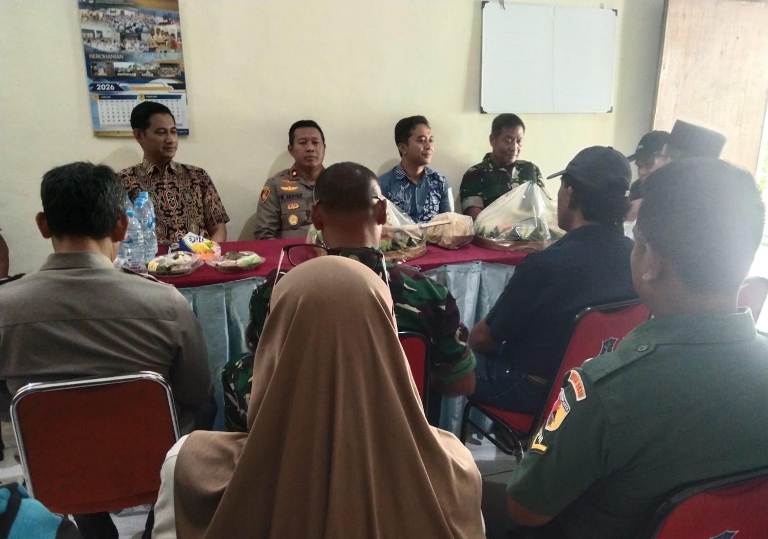 Sinergi Ekonomi Kerakyatan Kapolsek Sukomanunggal Hadiri Peresmian Koperasi Merah Putih