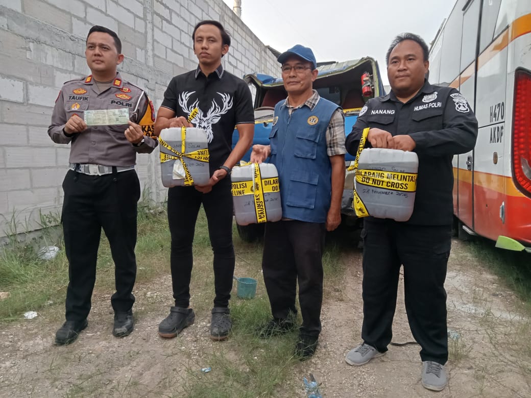 Polisi Gandeng Disperindag Teliti Sampel 6 Ribu Liter Solar Mencurigakan di Tulungagung