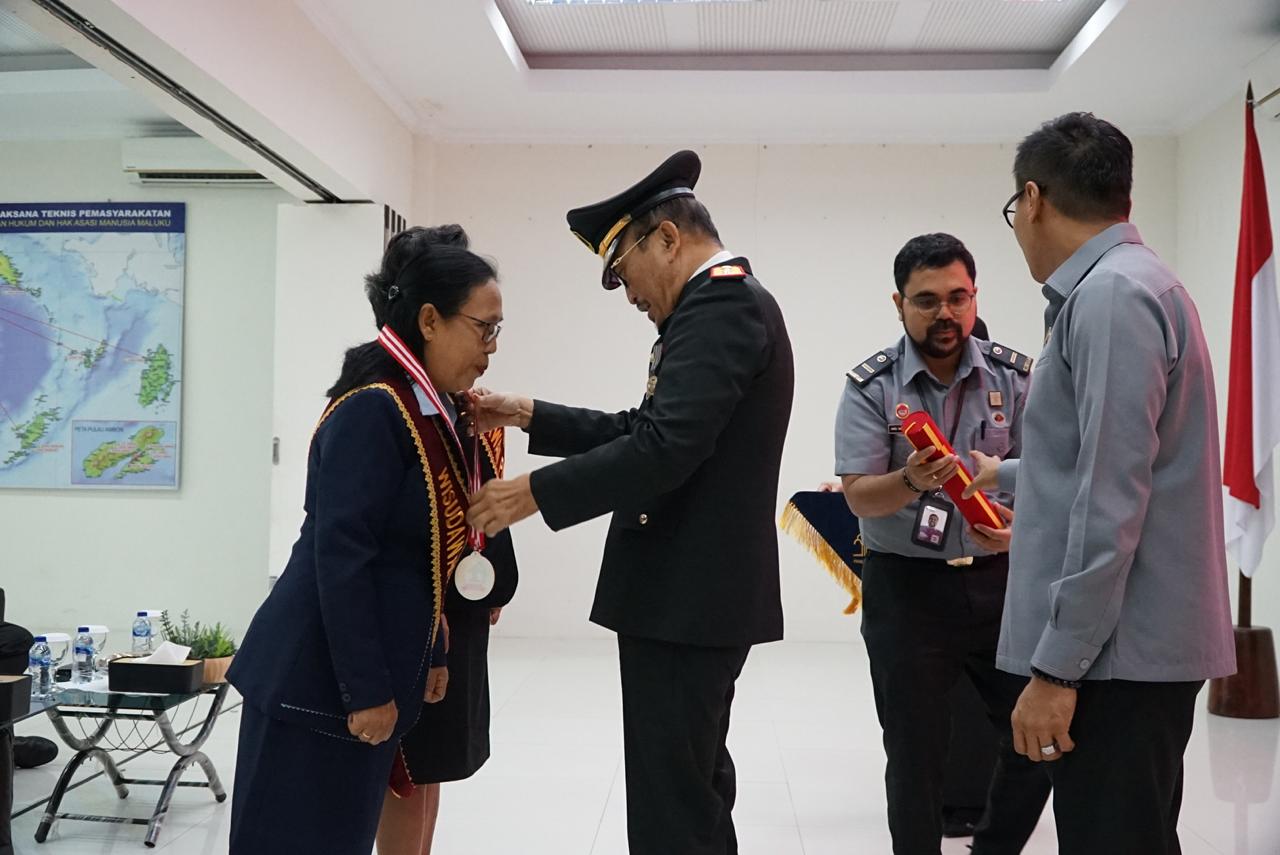 Lepas Wisudawan Purnabhakti Pengayoman, Kakanwil Hendro: Terima Kasih Atas Dedikasi Bagi Kemenkumham Maluku