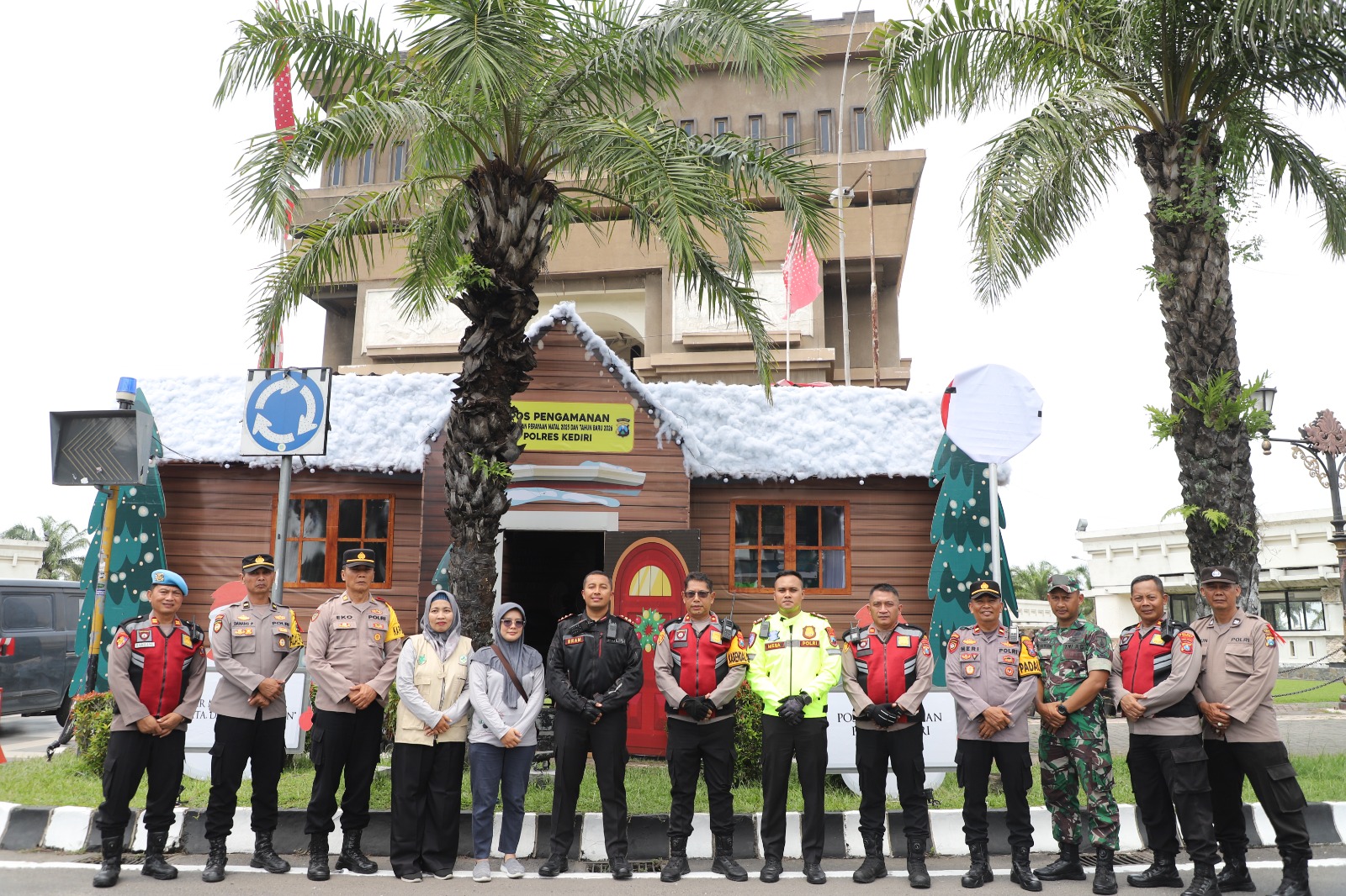 Kapolres Kediri Patroli R2 Pastikan Pospam dan Posyan Berjalan Optimal