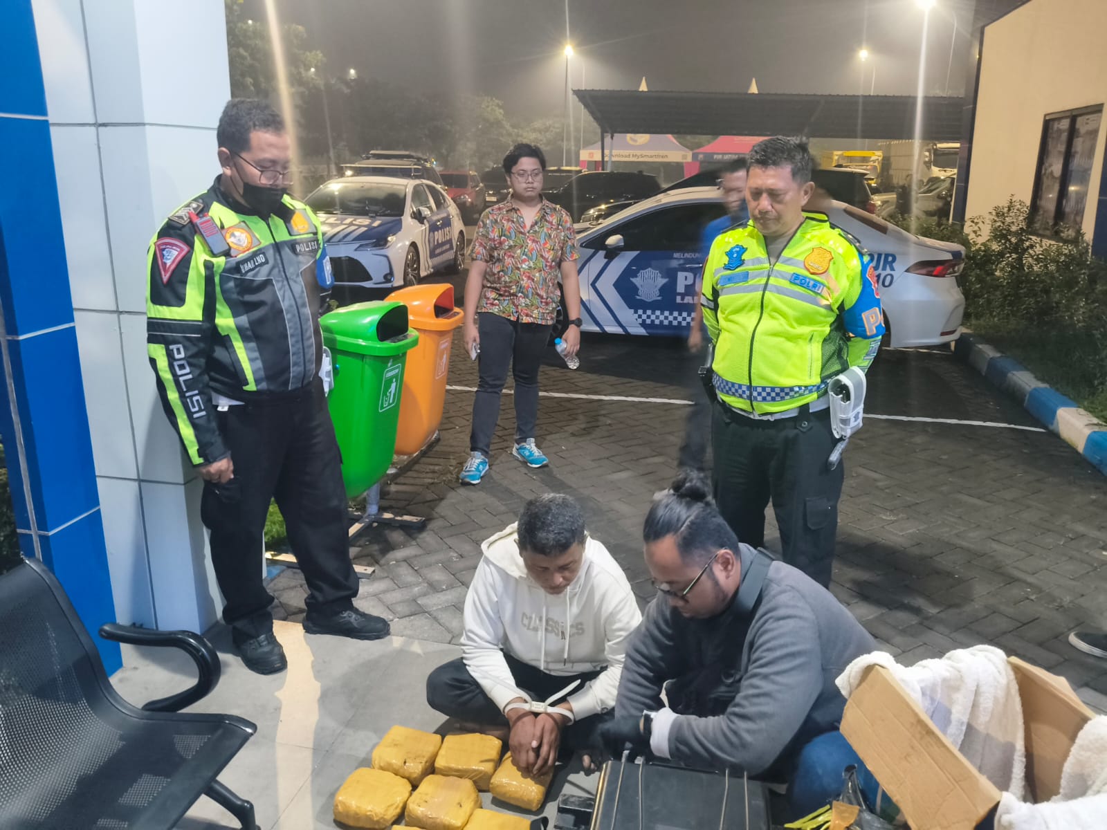 Kurir 7 Kilogram Sabu yang Diamankan Sat PJR dan BNNP Jatim Dipasok dari Malaysia