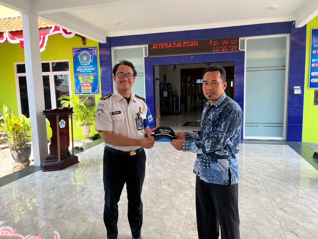 Cegah TPPO dan TPPM, Imigrasi Tanjung Perak Gelar Penyuluhan Pimpasa di Dalegan Gresik