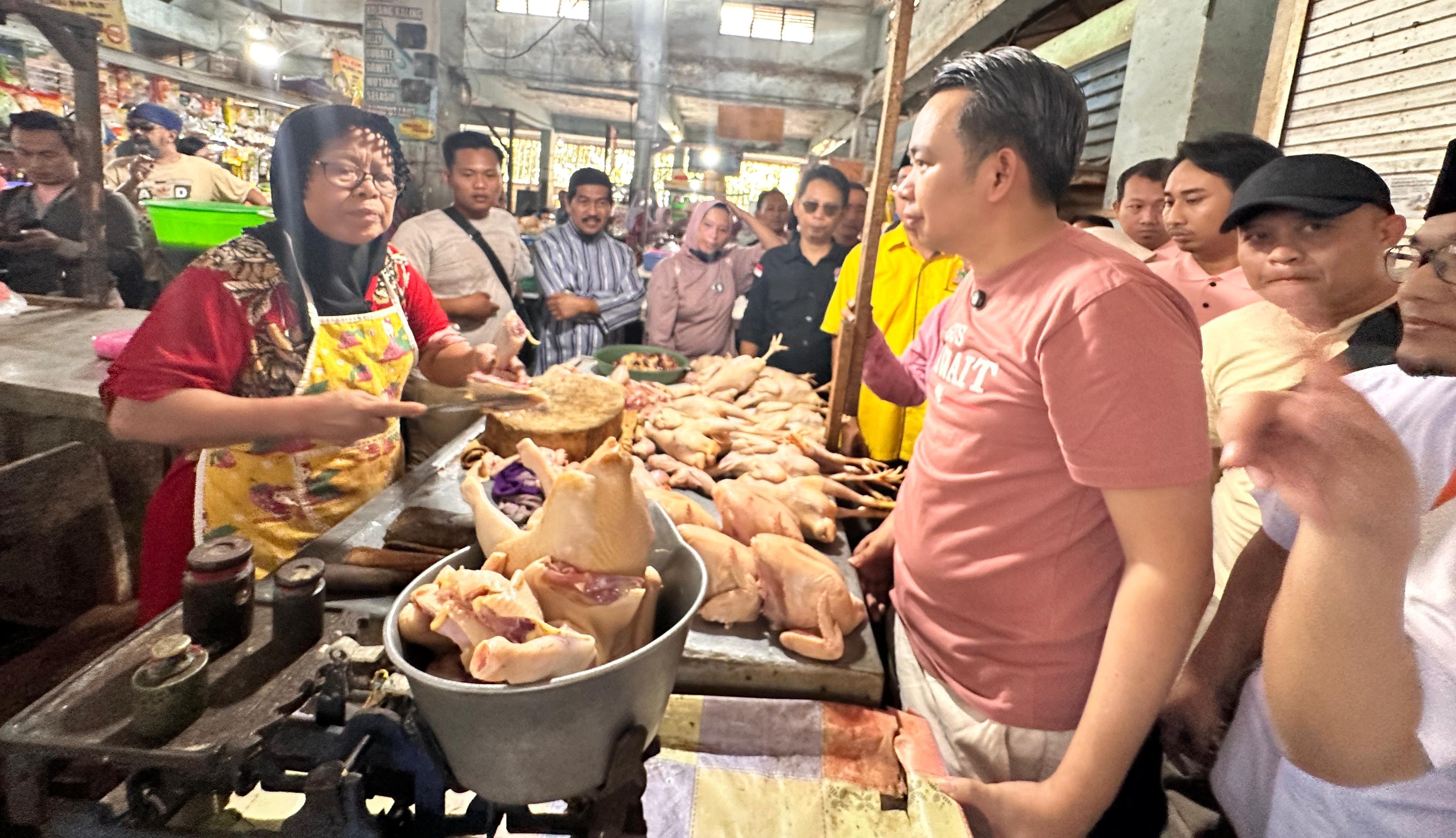 Blusukan di Pasar Tanjung, Fawait Janjikan Perubahan untuk Pedagang 