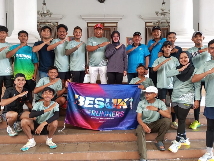 15 Pemuda Besuki Lari ke Pendopo Rakyat Situbondo untuk Peringati Sumpah Pemuda