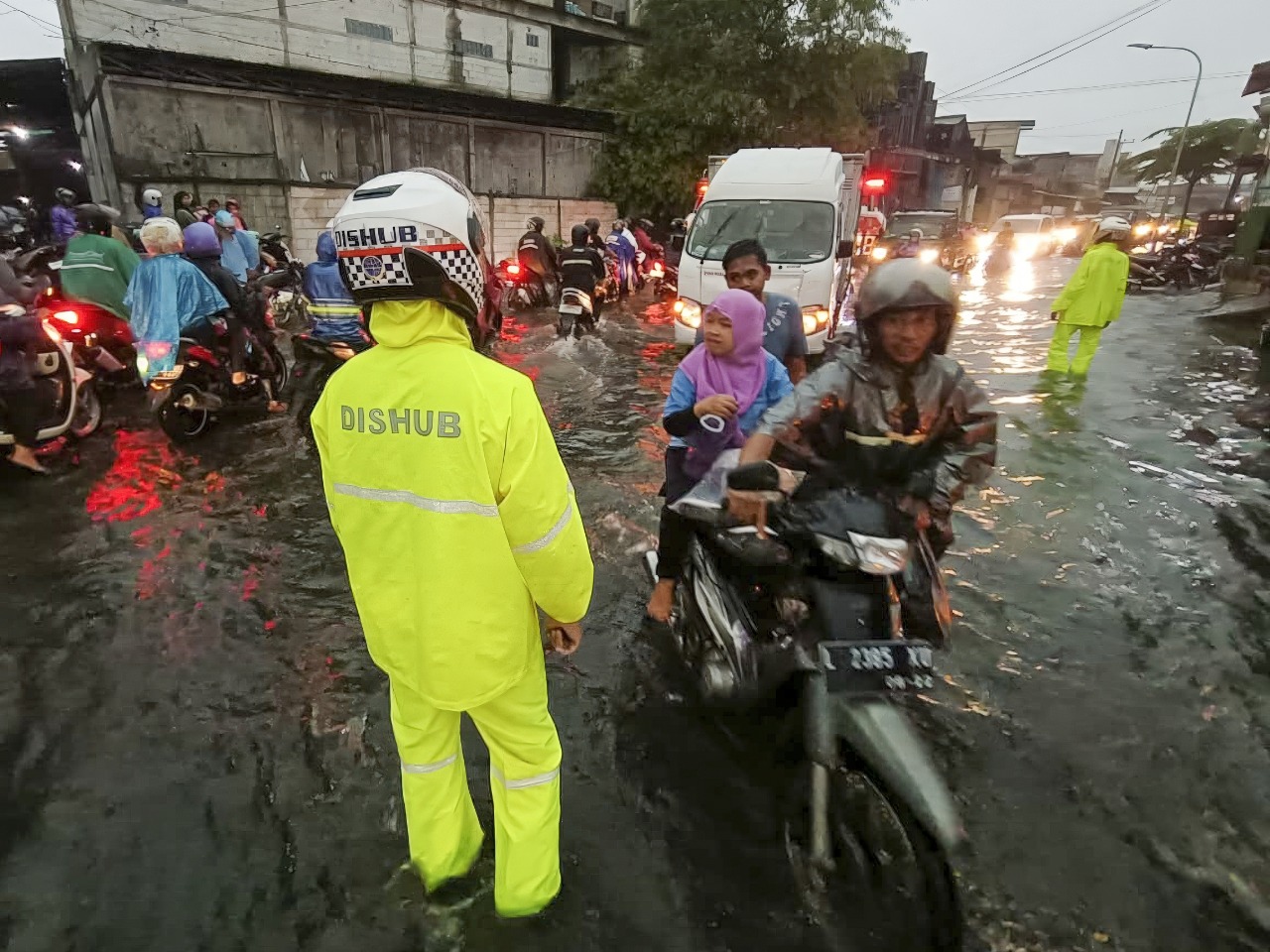 Tanjungsari Jadi Langganan Banjir, Penyebab Drainase Tersumbat Bangunan Warga