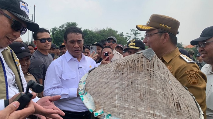 Cegah Dampak Kekeringan Meluas, Mentan Amran Bantu Pengairan Sawah di Gresik