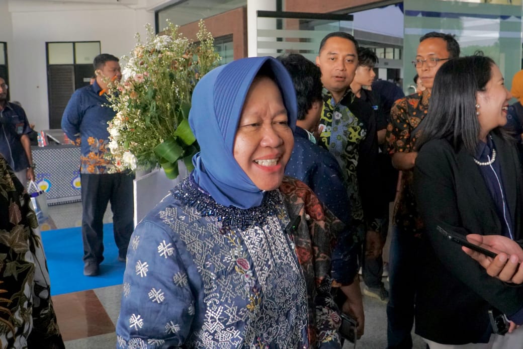 Terbukti Punya Dedikasi Tinggi untuk Pengembangan Kota, Risma dan Eri Cahyadi Raih Penghargaan ITS