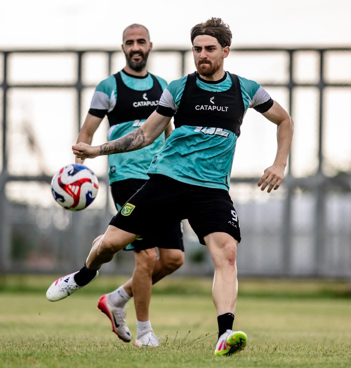 Persik Kediri Lawan Persebaya Surabaya, Duel Tim Papan Tengah