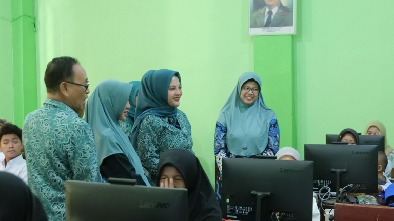 PKBM Sakinah Gelar ANBK Program Kejar Paket C di SMP Negeri 4 Lumajang