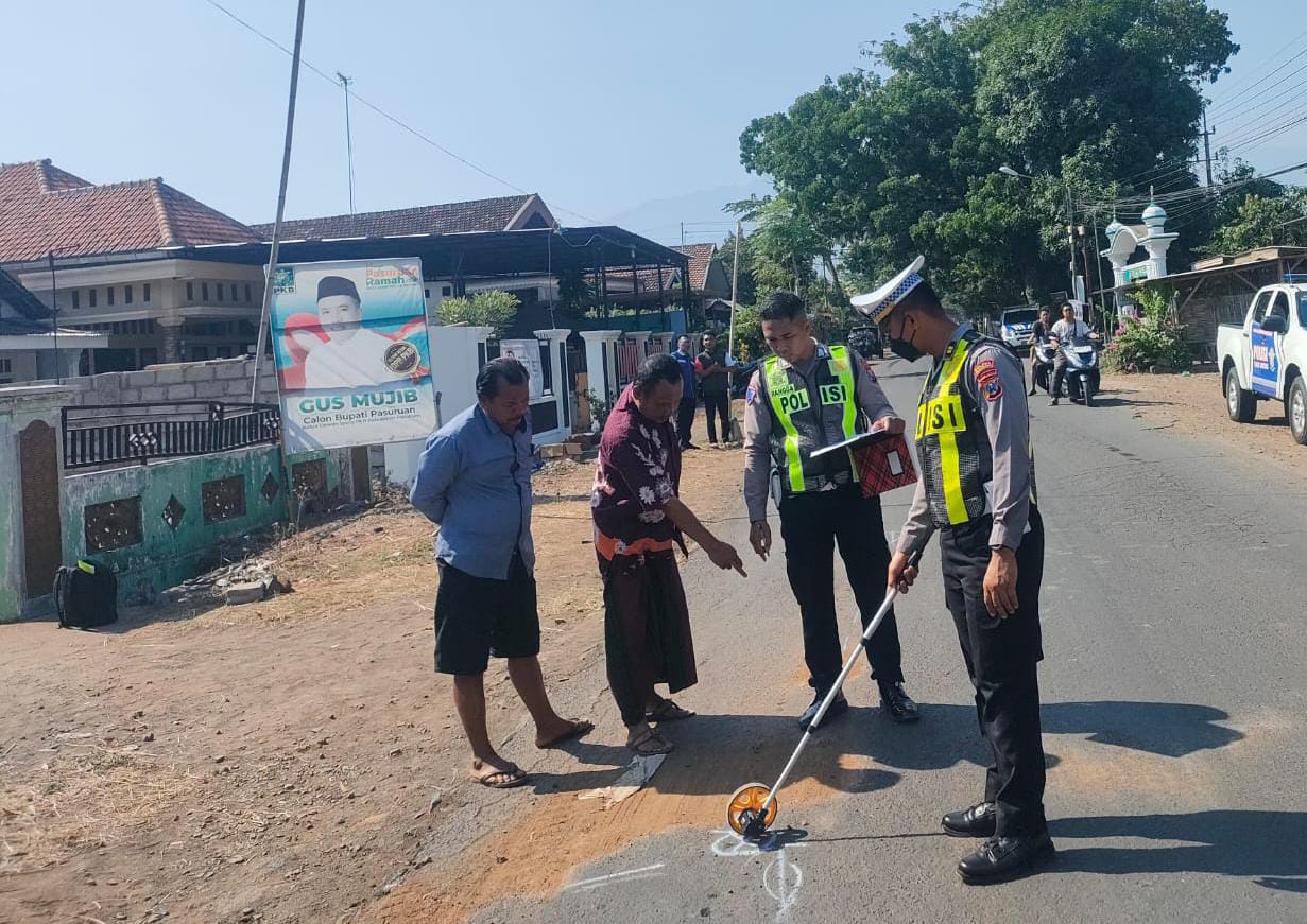 Dua Motor Adu Banteng, Satu Meregang Nyawa di Pasuruan