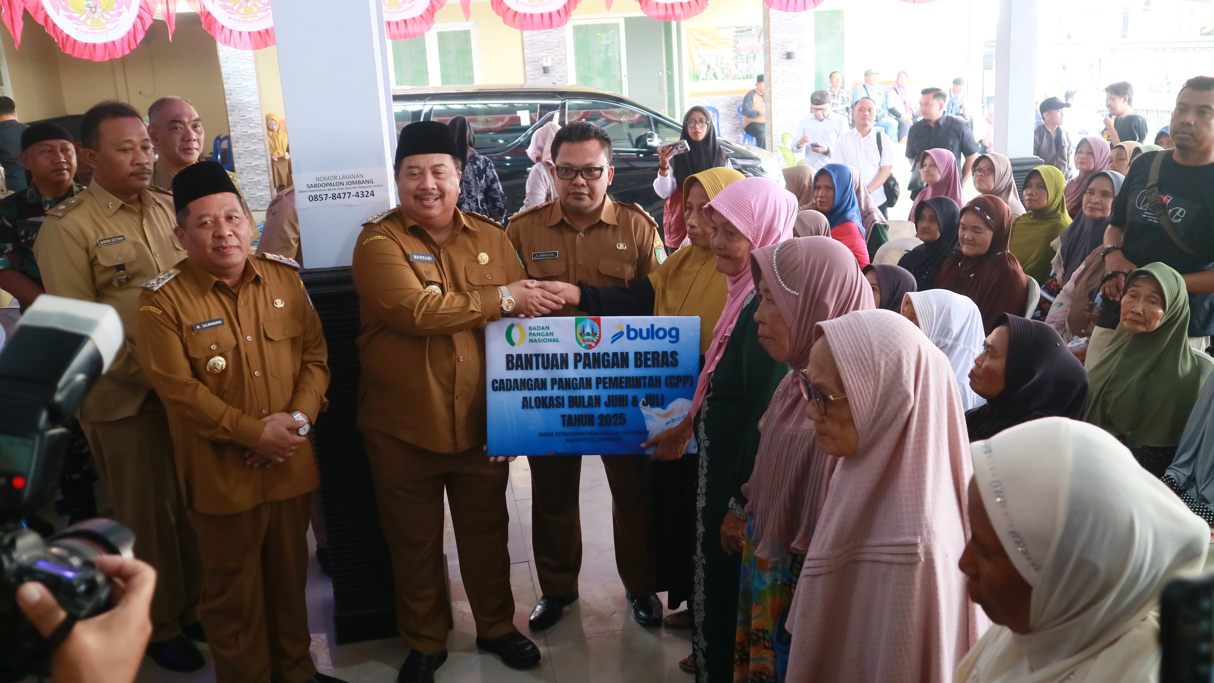 Pemkab Jombang Salurkan 2.200 Ton Beras Bantuan Pangan untuk Warga