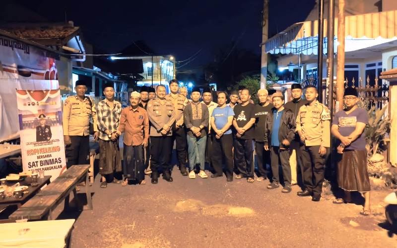 Cangkruk Bareng Warga Pejagan, Giat Kopling Satbinmas Polres Bangkalan Fokus Bahas Soal Kamtibmas