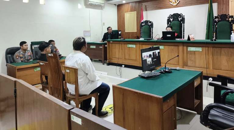 Dua Pengedar Arak Jalani Sidang Tipiring di PN Banyuwangi