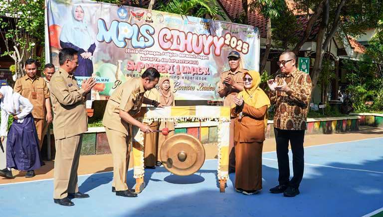 Membuka Kegiatan MPLS, Bupati Yes Pastikan Siswa Aman dan Nyaman