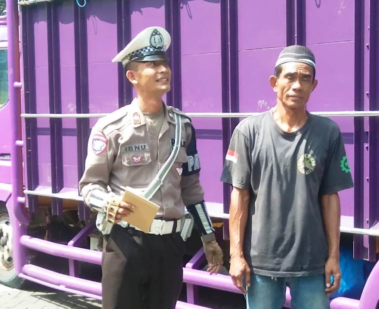 Satlantas Polres Pelabuhan Tanjung Perak Surabaya Gencarkan Sosialisasi Tatap Muka Tertib Lalu Lintas