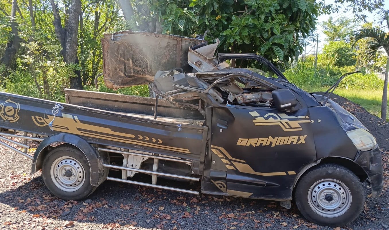 Pikap Tabrak Truk Parkir di Pantura Situbondo, Sopir dan Penumpang Tewas