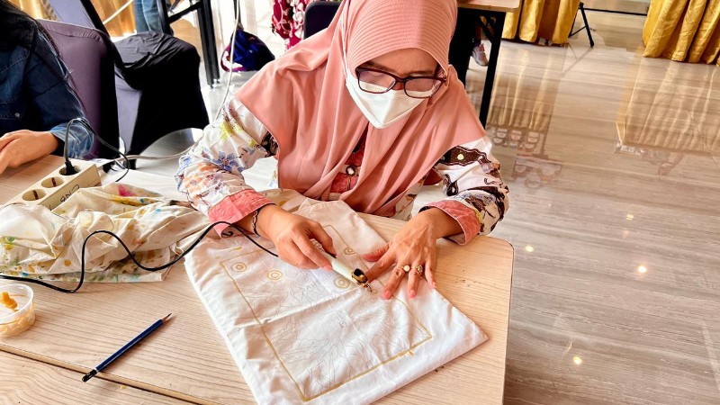 Dafam Pacific Caesar Surabaya Ajak Warga Ngebatik Bersama untuk Lestarikan Budaya