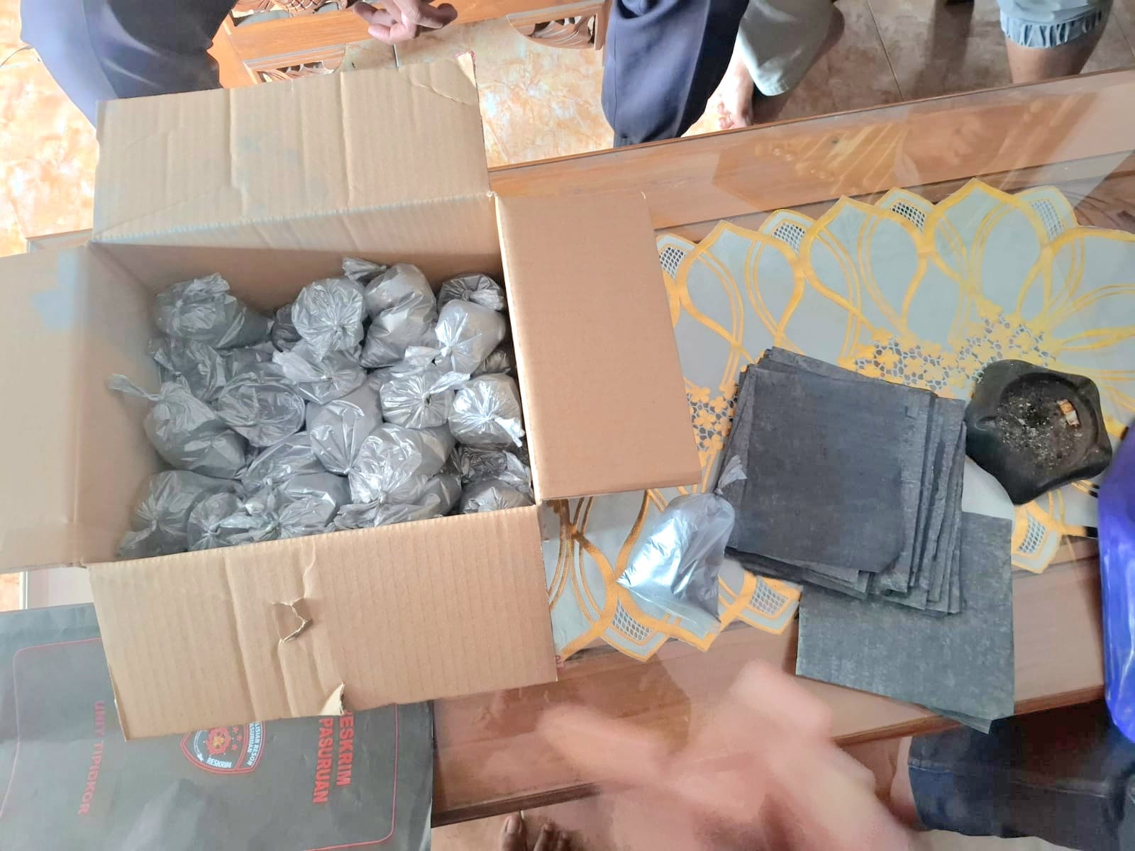 Cari Cuan Tambahan dari Bubuk Mercon, Warga Lumbang Diciduk Polisi