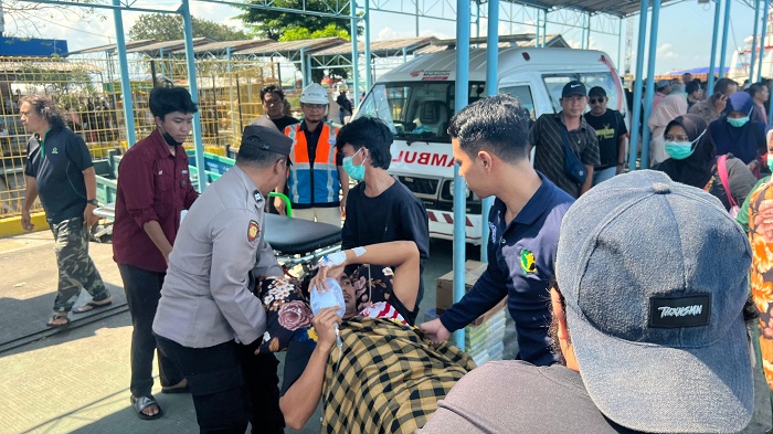 Sidokkes Polres Gresik Berikan Layanan Ambulans Gratis untuk Pasien Asal Bawean