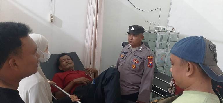 Polsek Ngancar Evakuasi Truk Tersesat di Desa Manggis Kediri