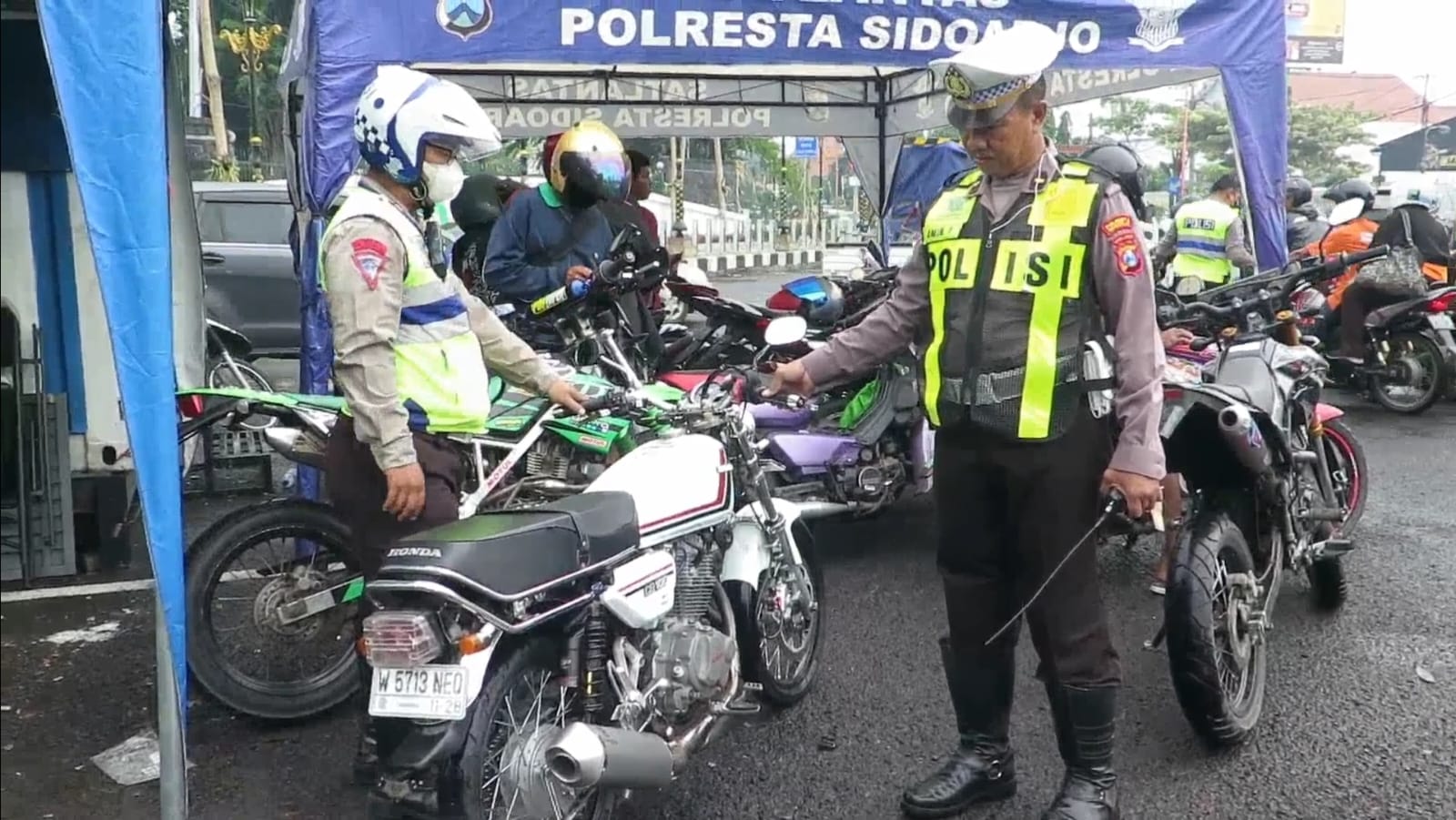 Polisi Razia Knalpot Brong di Jalur Protokol Sidoarjo Kota