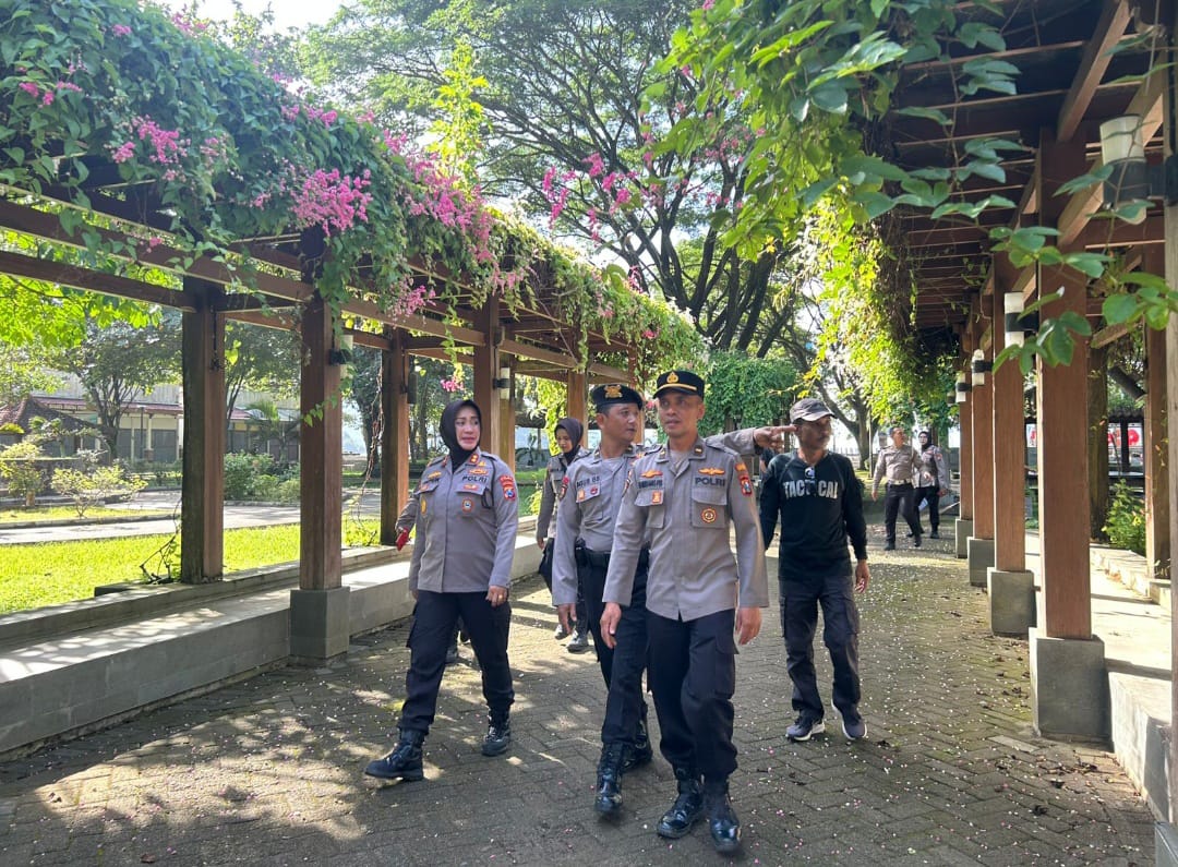 Ditpamobvit Polda Jatim Asistensi Lokasi Wisata Jelang Libur Nataru
