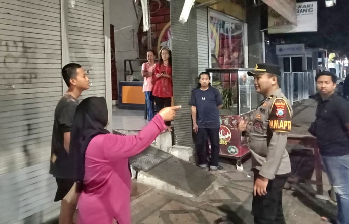 Diparkir Depan Ruko Panggungrejo Pasuruan,  Honda Beat Disikat Maling