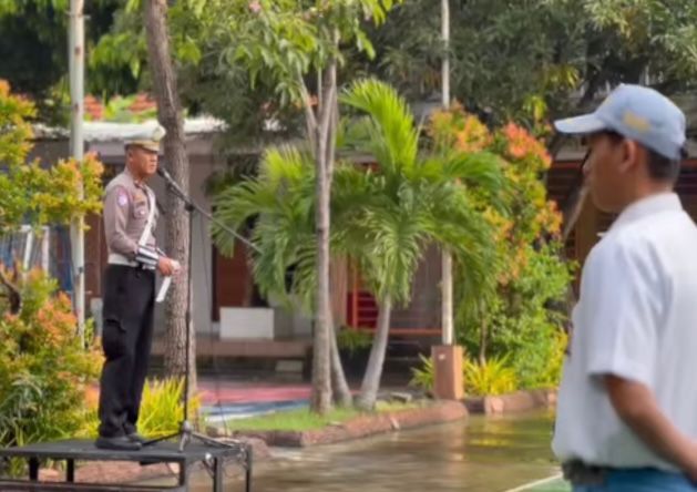 Tanamkan Budaya Selamat, Satlantas Polrestabes Surabaya Edukasi Pelajar SMAN 9