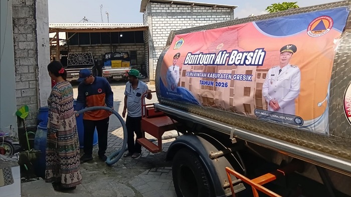 Dampak Kekeringan Mulai Terasa, BPBD Gresik Distribusikan Air Bersih ke Lima Desa