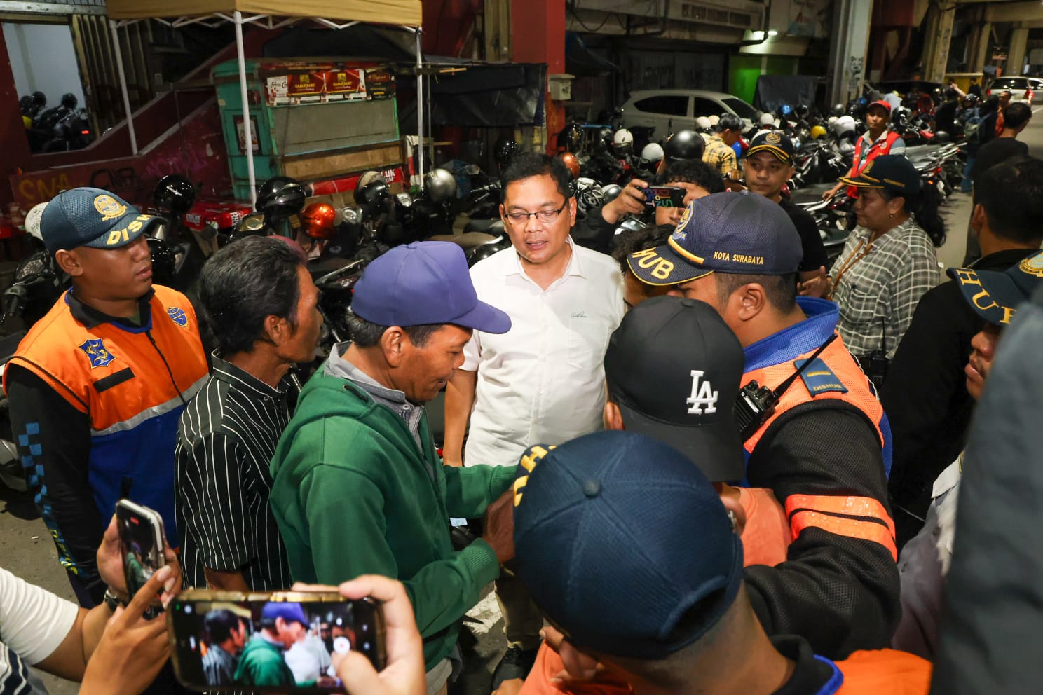 Parkir di Jalan Tunjungan Ditiadakan, Dishub Kota Surabaya Tertibkan Petugas Parkir Tidak Resmi