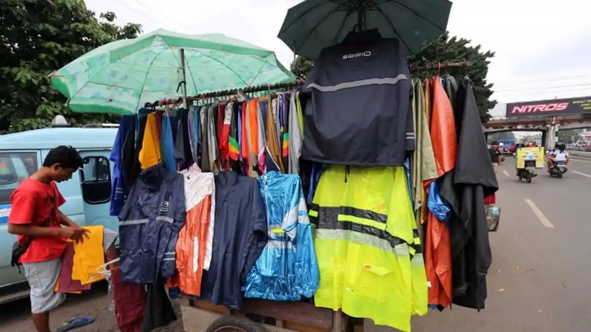 Pemotor Wajib Tahu Merawat Jas Hujan, Begini Caranya Supaya tak Cepat Rusak