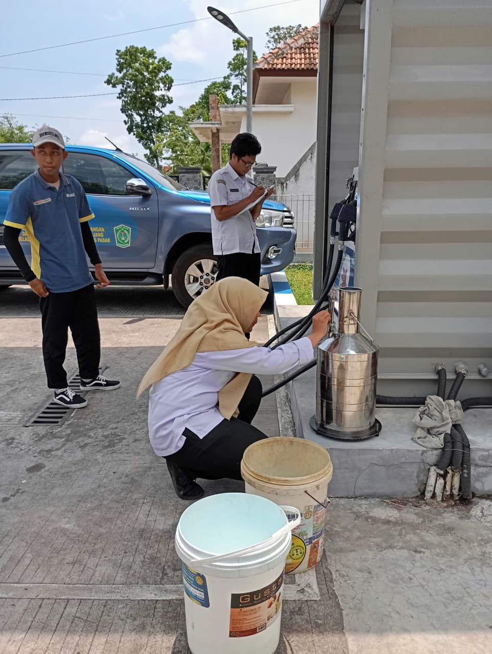 Metrologi Legal Lumajang Tera Ulang Pompa Ukur BBM di Tiga Lokasi Indomobil