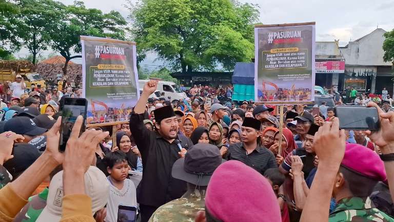 Warga Unjuk Rasa di Jalur Tapal Kuda, Tolak Pembangunan Batalyon Marinir di Kawasan Permukiman