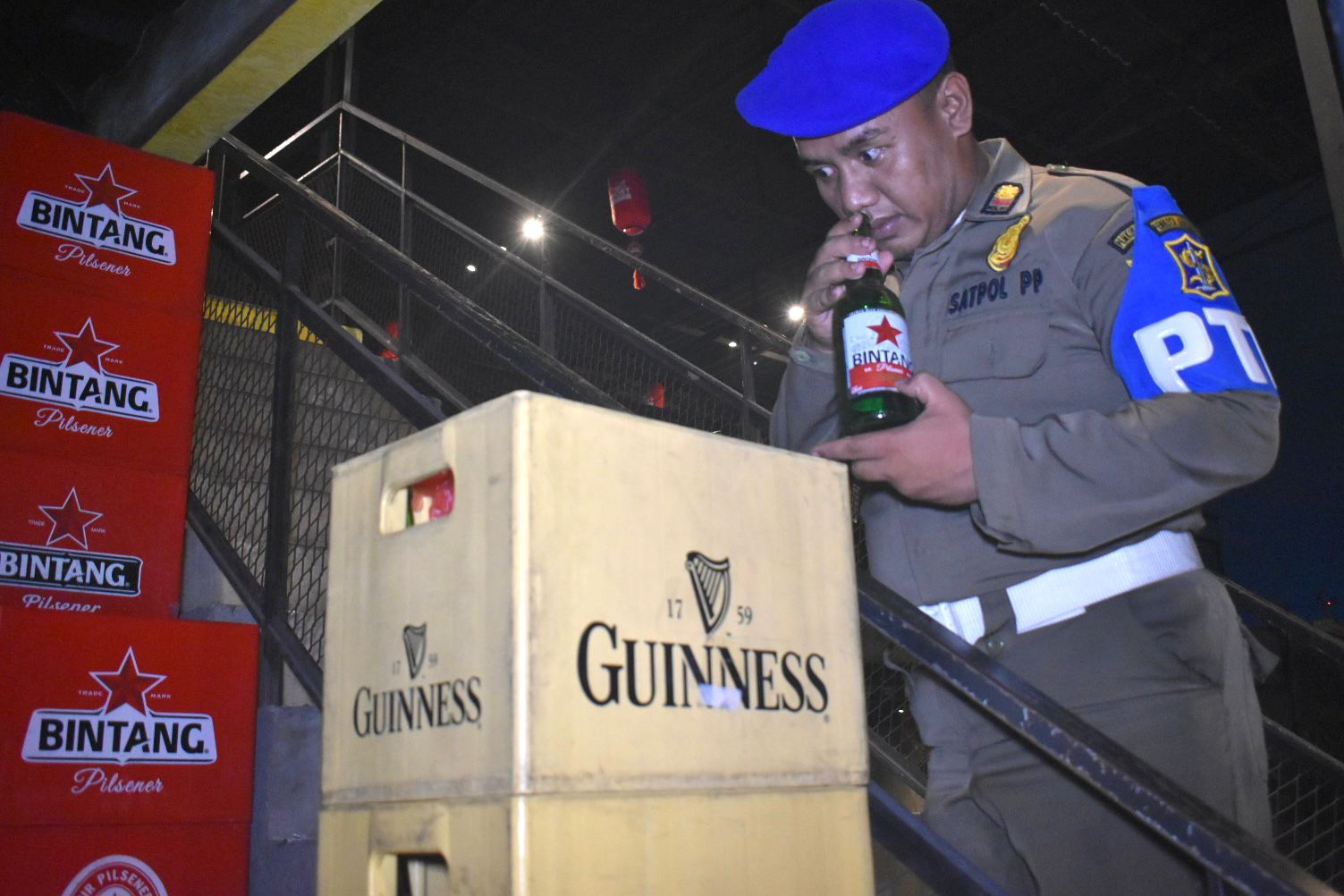 Nekat Sajikan Mihol Pakai Teko, Dua Restoran di Kota Surabaya Disegel