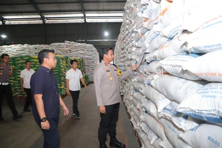 Kapolres Kediri Tinjau Gudang Bulog, Pastikan Stok Beras Aman Selama Ramadan