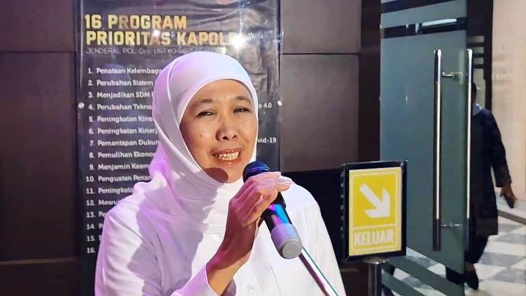 8 Jam Khofifah Diminta Keterangan KPK   