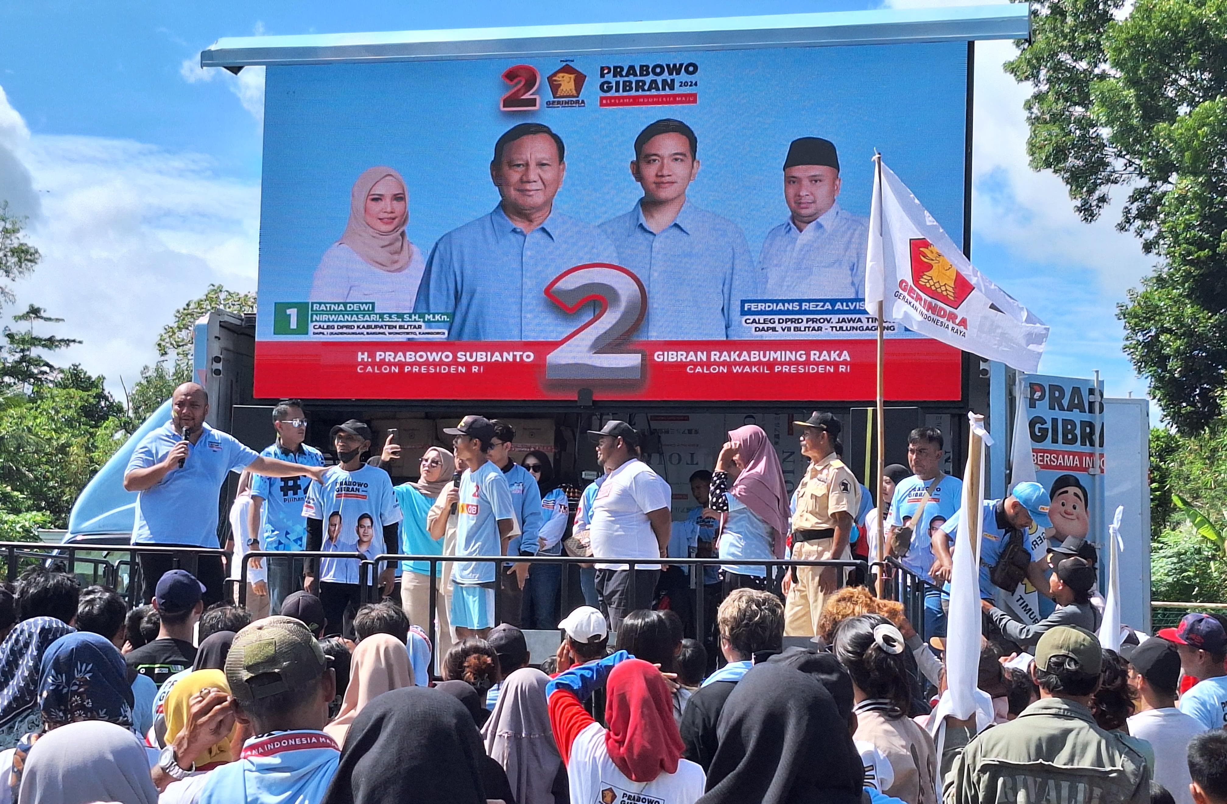 Warga Blitar Joget Gemoy Menangkan Prabowo-Gibran Satu Putaran