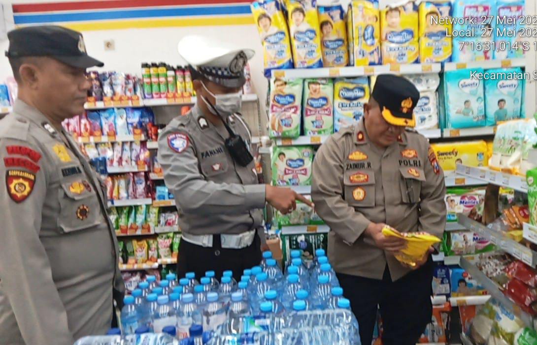 Polsek Sukomanunggal Pastikan Ketersediaan Sembako dan Harga Stabil Jelang Akhir Bulan