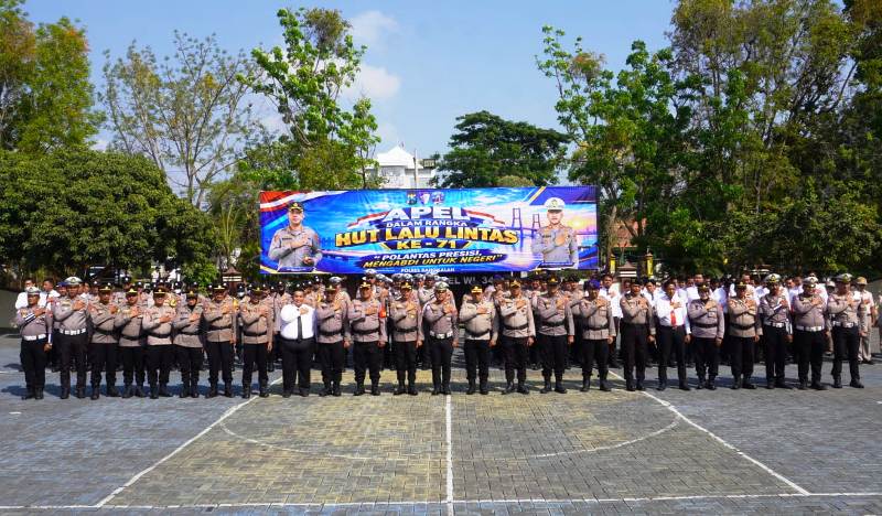Pimpin Apel, Wakapolres Bangkalan Tekankan Pentingnya Layanan Humanis