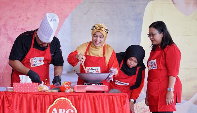Dimeriahkan Beragam Lomba, Ketua TP PKK Kota Pasuruan Apresiasi Pemberdayaan Ibu dan UMKM