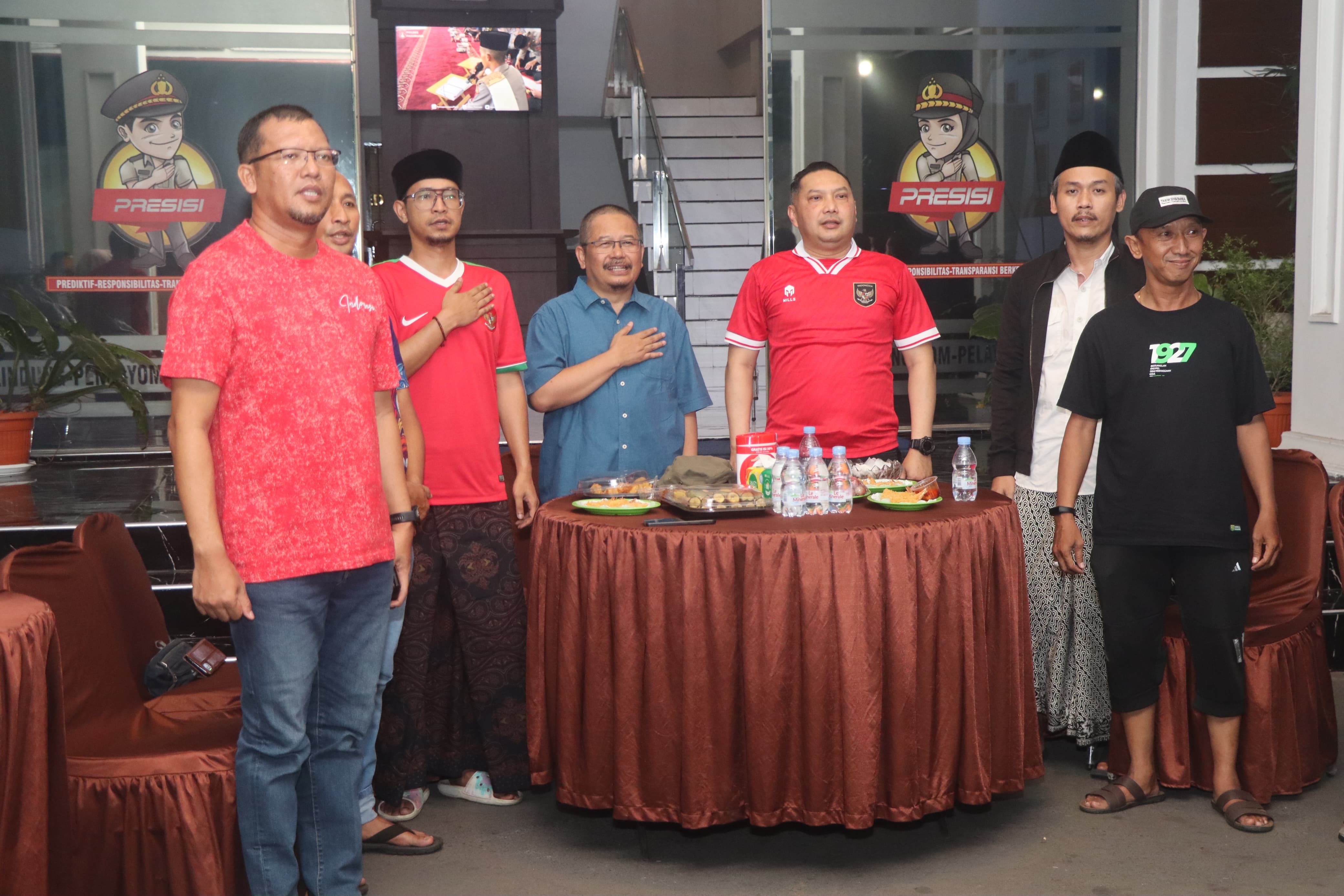 Nobar Semifinal AFC U-23 di Mapolres Pasuruan Dihadiri Pj Bupati dan Ratusan Suporter Garuda