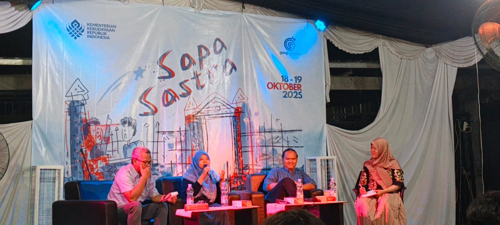 Perkuat Ekosistem Sastra Gresik, Yayasan Gang Sebelah Kembali Gelar Sapa Sastra 2025