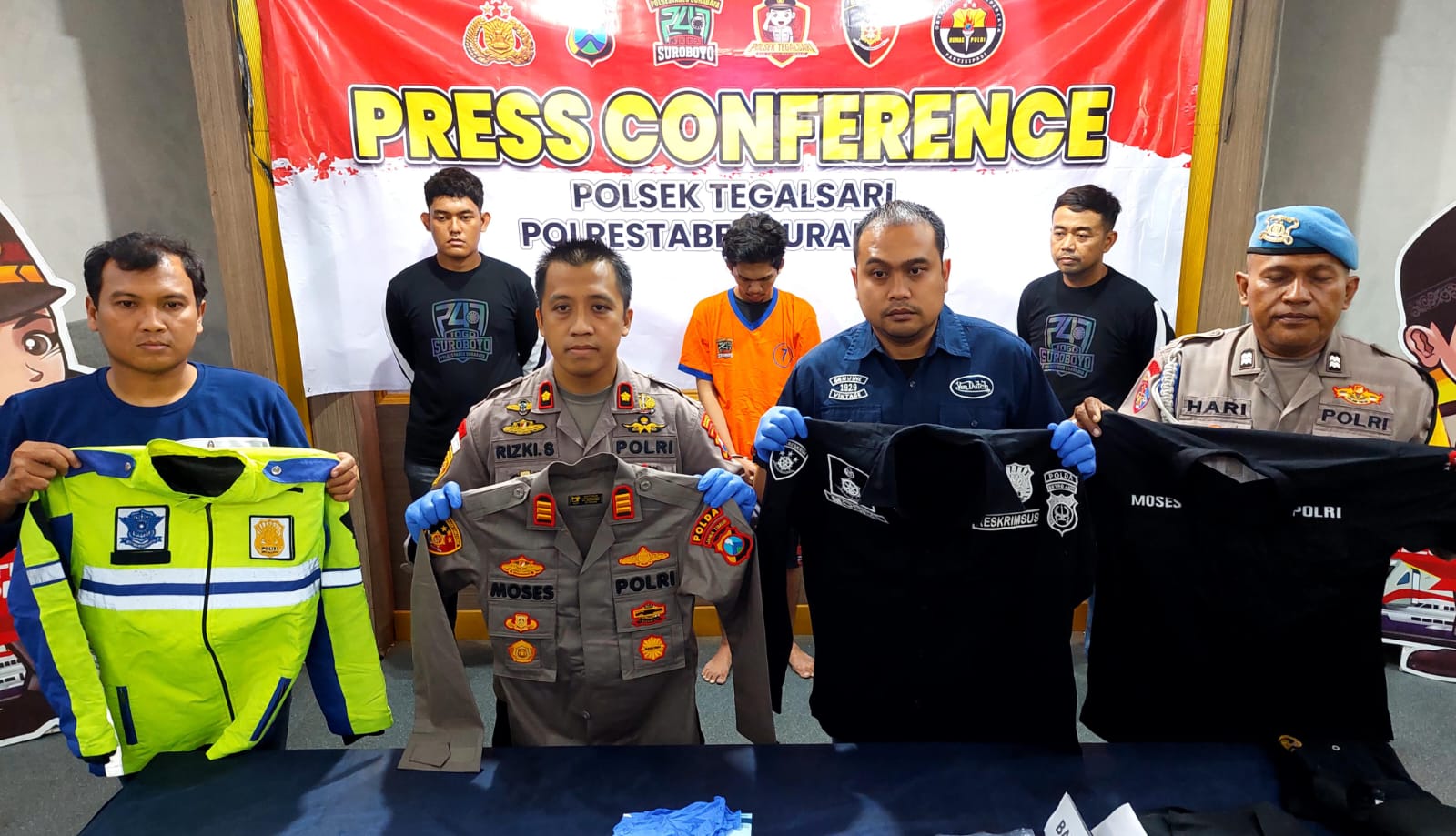 Perwira Polisi Gadungan Custom Seragam di Tukang Jahit dan Beli di Toko Online